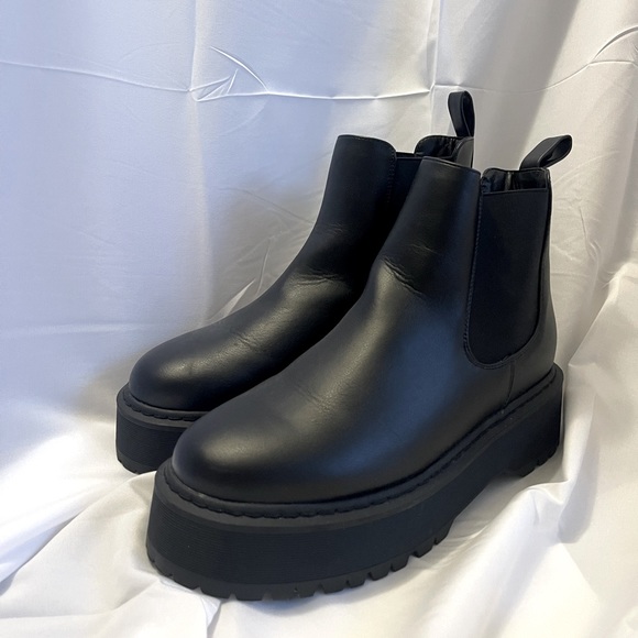 Platform Black Boots - Picture 1 of 4